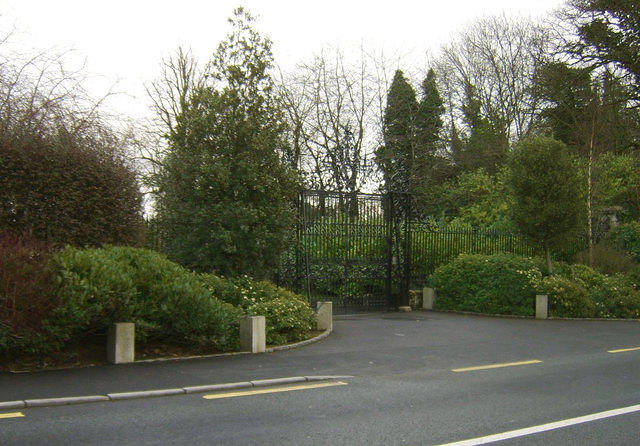 Kilcullen_Castlemartin_Grand_Gate