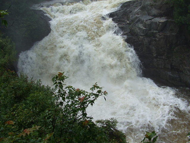 waterfall2.JPG