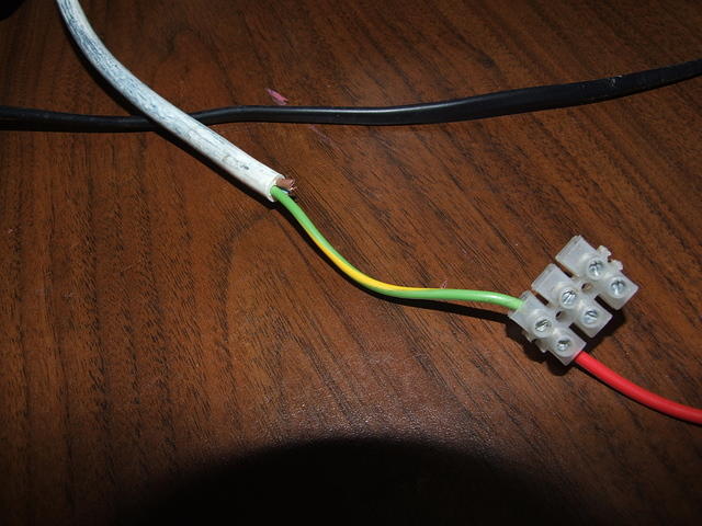 wire with crimp on connector