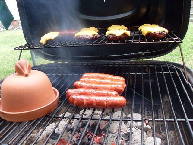 BBQ_Burgers_and_Hotdogs01