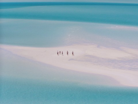 hill inlet 2 - people standing on a sandbar