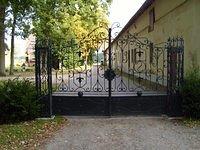 ornate_yard_gate_TT000037.JPG